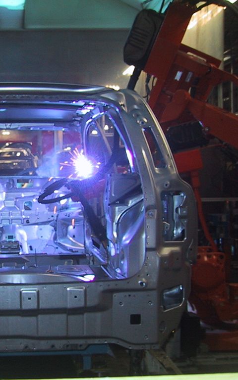 Car-body MAG welding using anti-spatter PROTEC CE15L